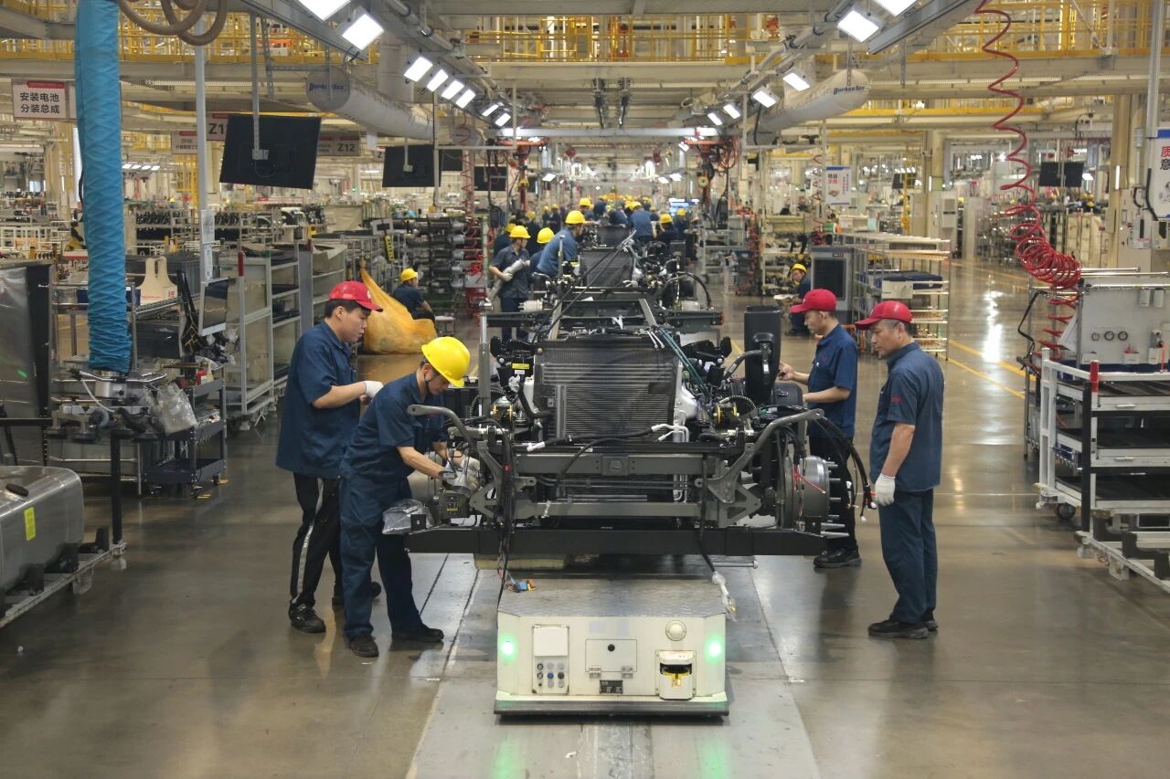 分秒必爭 決戰決勝 裝卸服務扛牢使命勇爭先，全力提產保供沖刺全年目標